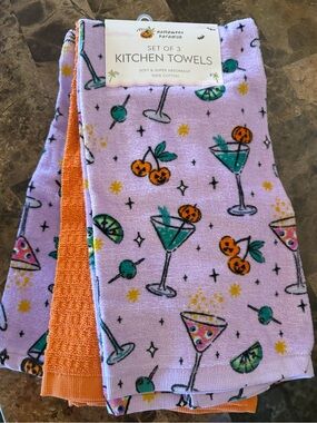 Halloween Paradiso NWT Set of 3 Kitchen Towels/Lavender/Orange.